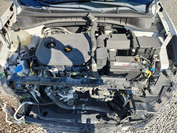 2018 HYUNDAI TUCSON — Engine bay
