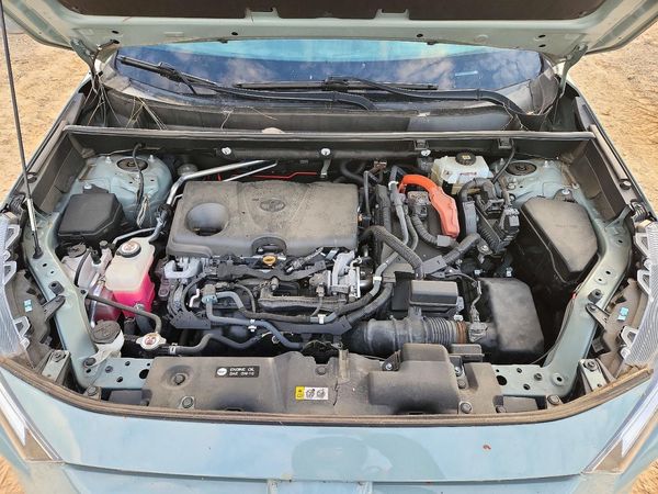 2021 TOYOTA RAV4 XLE Premium HV — Engine bay