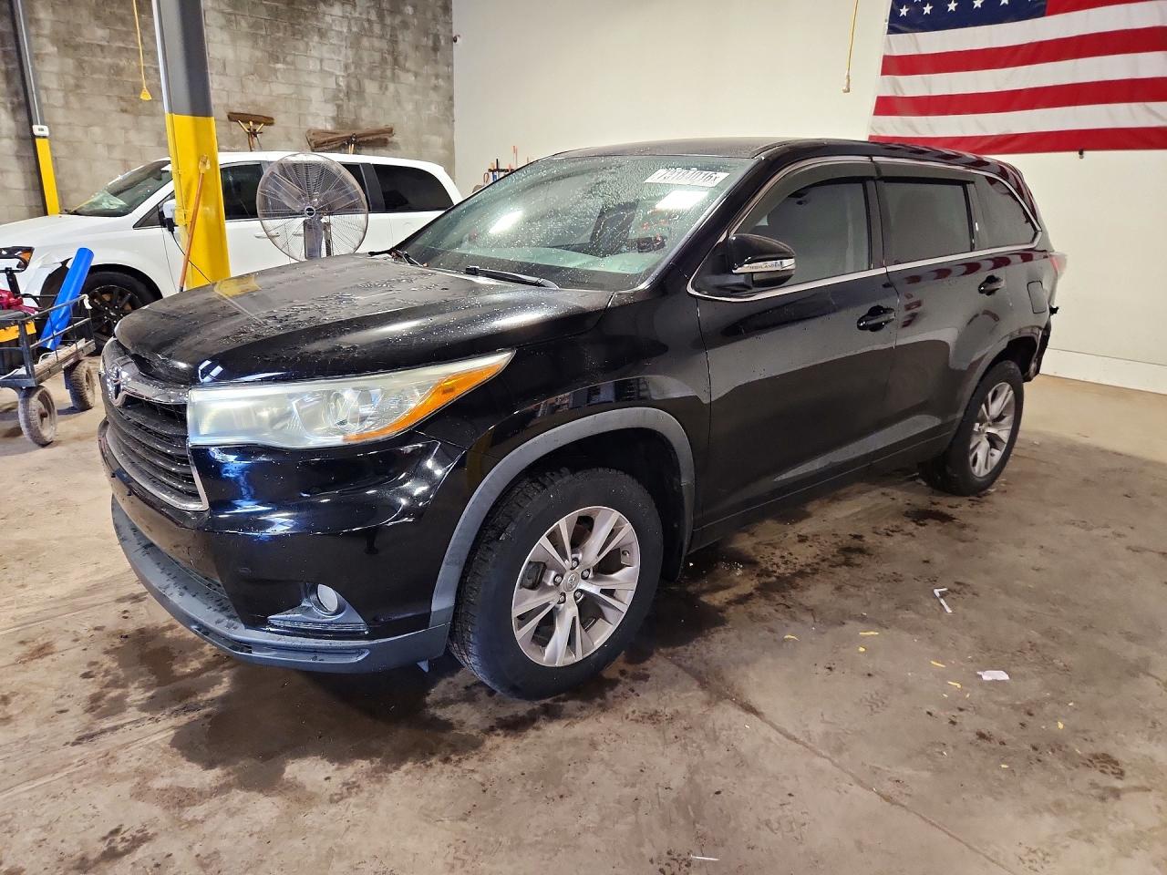 2015 TOYOTA HIGHLANDER Base/Hybrid — Front 3/4