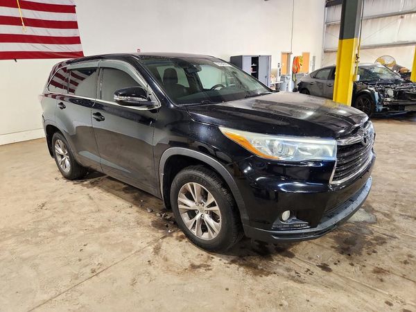 2015 TOYOTA HIGHLANDER Base/Hybrid — Passenger 3/4