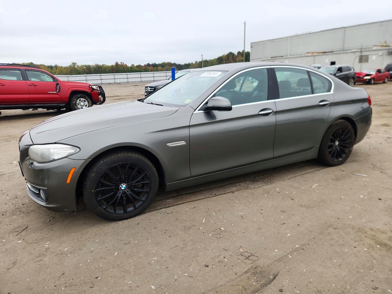 2014 BMW 5 SERIES xDrive — Front 3/4