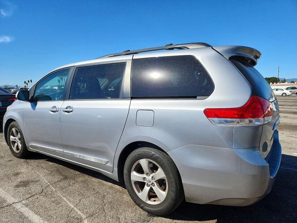 2012 TOYOTA SIENNA — DSRA