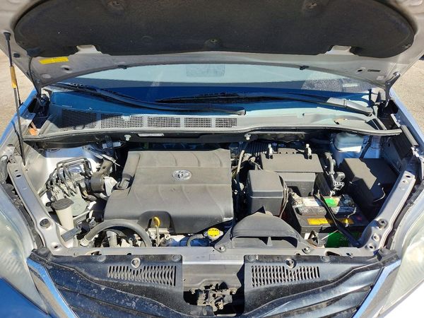 2012 TOYOTA SIENNA — Engine bay