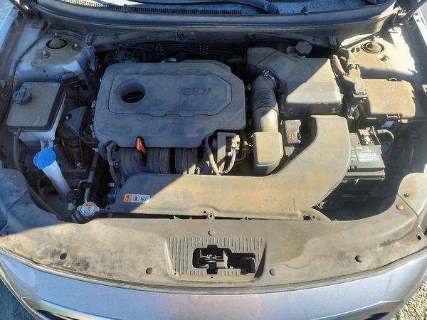 2017 HYUNDAI SONATA SE, Eco — Engine bay