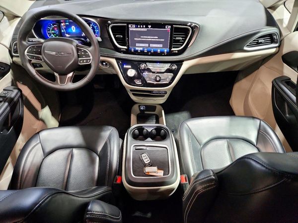 2023 CHRYSLER PACIFICA Touring L — CKPT