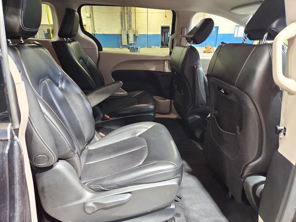 2023 CHRYSLER PACIFICA Touring L — PSRS