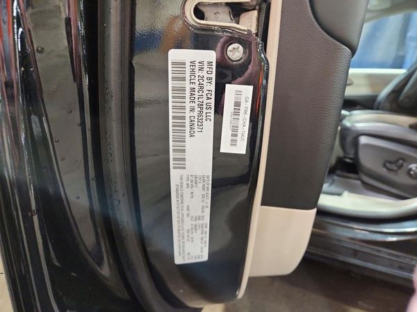 2023 CHRYSLER PACIFICA Touring L — VINS