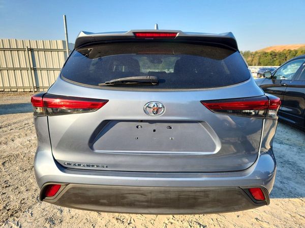 2022 TOYOTA HIGHLANDER XLE — DIRR