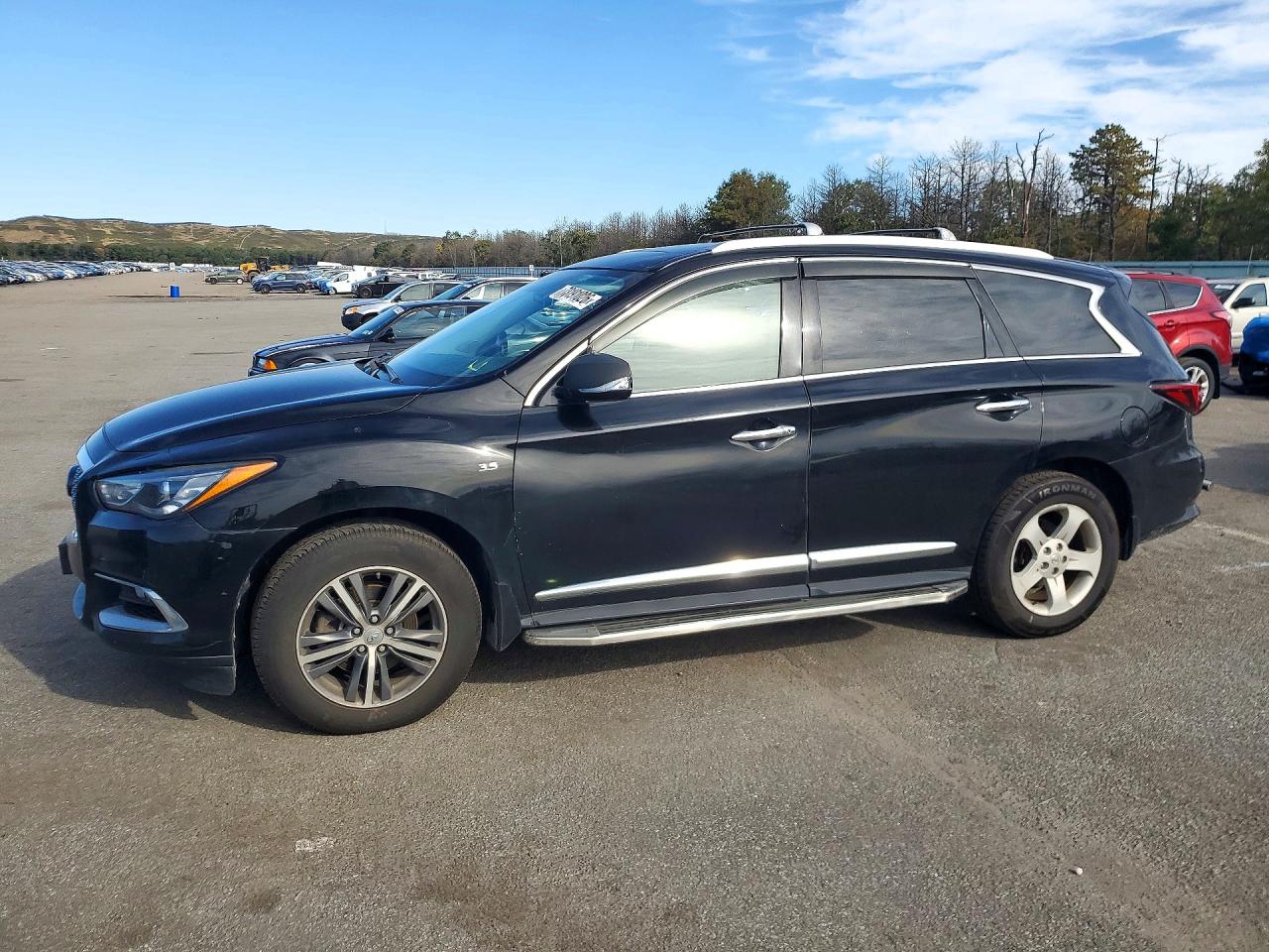 2017 INFINITI QX60 — Front 3/4