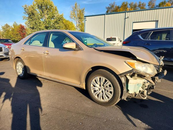 2012 TOYOTA CAMRY — Passenger 3/4