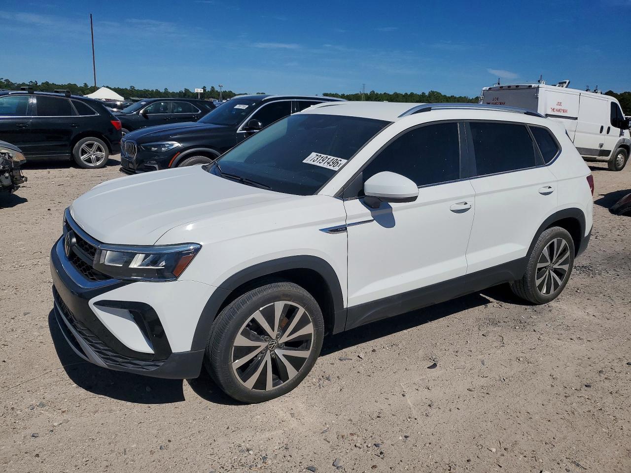2023 VOLKSWAGEN TAOS SE — Front 3/4