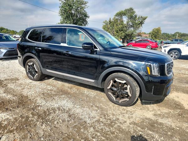 2025 KIA TELLURIDE S — Passenger 3/4