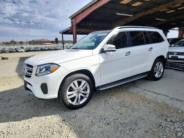 2017 MERCEDES-BENZ GLS GLS450-4M — Front 3/4