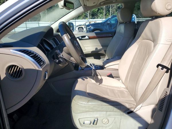 2014 AUDI Q7 Premium — DENT
