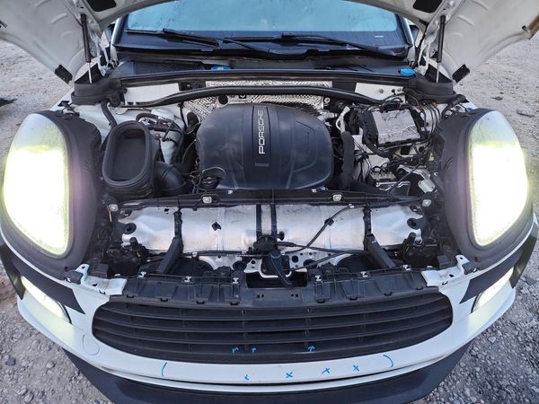 2019 PORSCHE MACAN — Engine bay