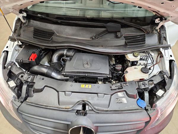 2022 MERCEDES-BENZ METRIS 447 (VS20) — Engine bay