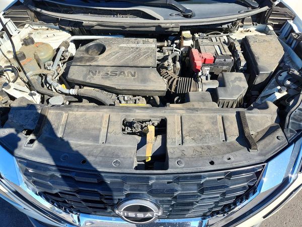 2023 NISSAN ROGUE SV — Engine bay