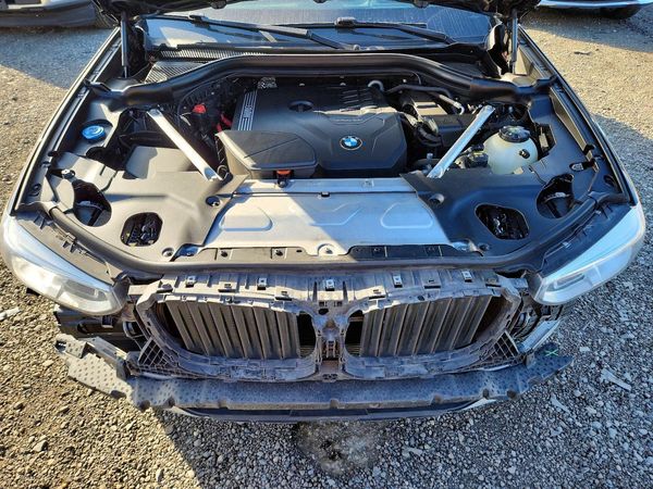 2021 BMW X4 xDrive30i — Engine bay