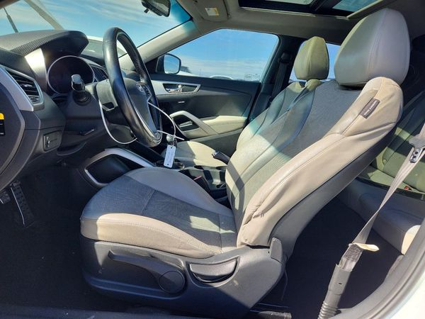 2014 HYUNDAI VELOSTER — DENT