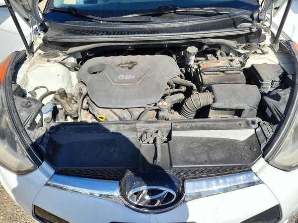 2014 HYUNDAI VELOSTER — Engine bay