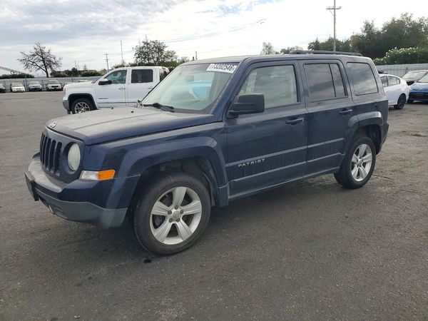 2014 JEEP PATRIOT Latitude — Front 3/4