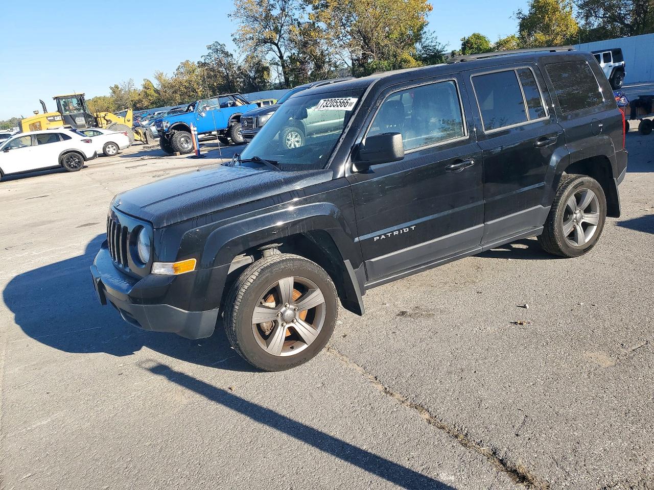 2015 JEEP PATRIOT Latitude — Front 3/4