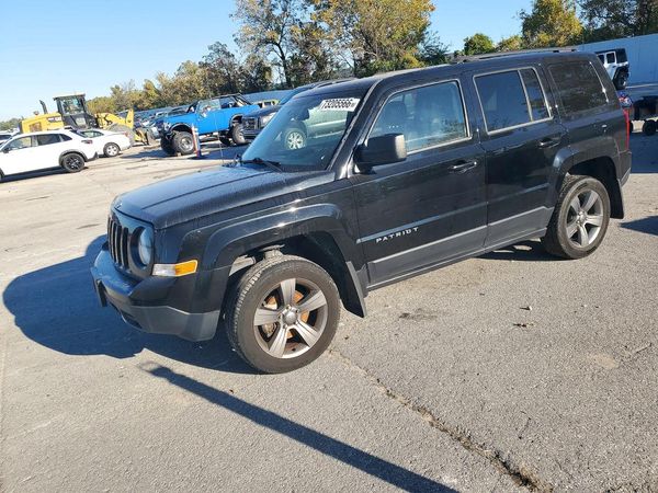 2015 JEEP PATRIOT Latitude — Front 3/4