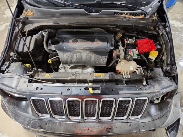 2019 JEEP RENEGADE — Engine bay