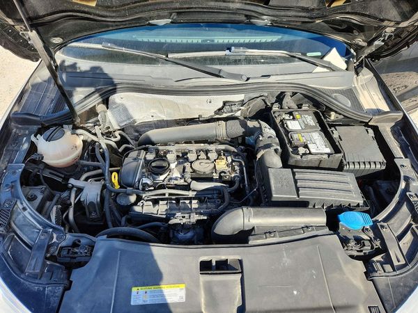 2017 AUDI Q3 Premium — Engine bay