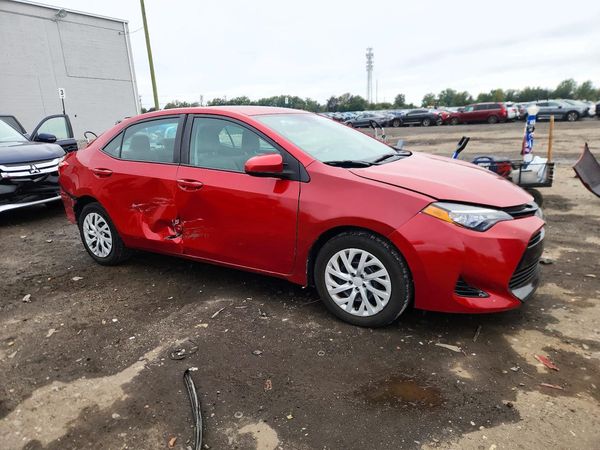 2017 TOYOTA COROLLA — Passenger 3/4
