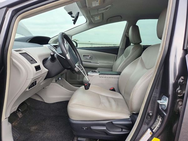 2017 TOYOTA PRIUS — DENT