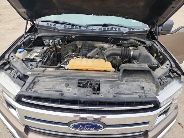 2018 FORD F150 — Engine bay