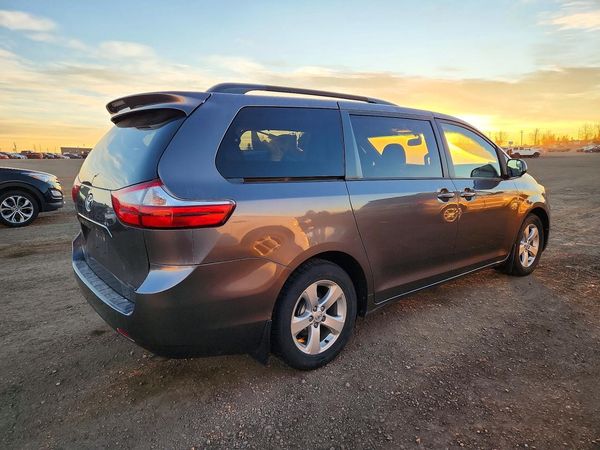 2015 TOYOTA SIENNA — PSRA