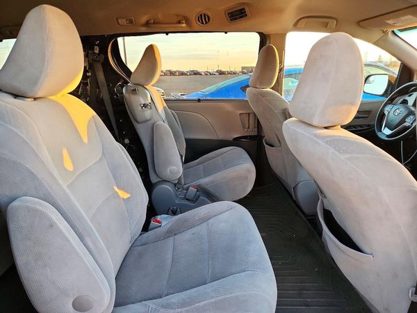 2015 TOYOTA SIENNA — PSRS