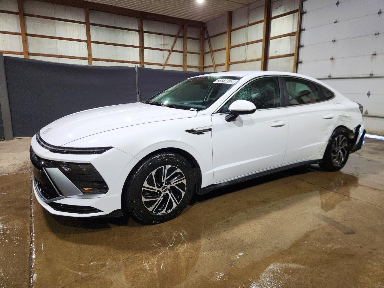 2026 HYUNDAI SONATA Blue — Front 3/4