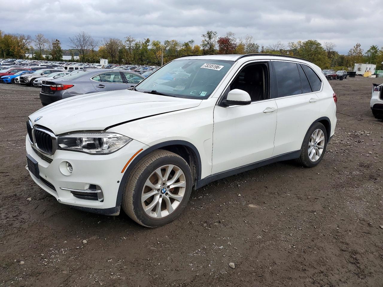 2016 BMW X5 xDrive35i — Front 3/4