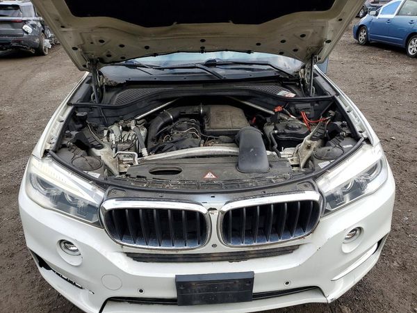 2016 BMW X5 xDrive35i — Engine bay