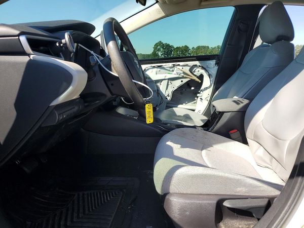 2021 TOYOTA COROLLA LE w/Premium pkg2 — DENT