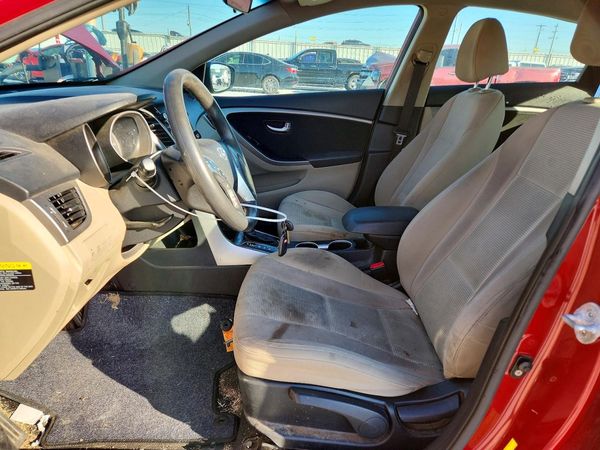 2016 HYUNDAI ELANTRA — DENT