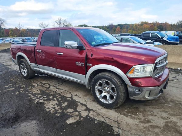 2014 RAM 1500 Laramie — Passenger 3/4