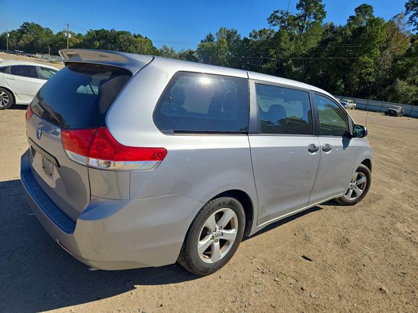 2013 TOYOTA SIENNA — PSRA