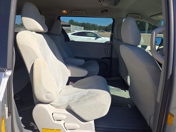 2013 TOYOTA SIENNA — PSRS