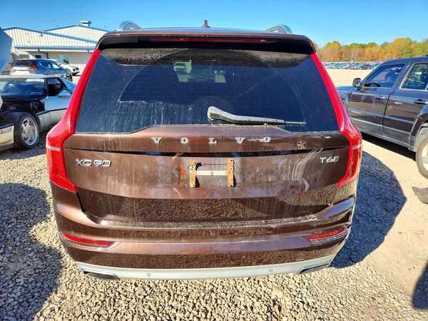 2018 VOLVO XC90 Momentum — DIRR