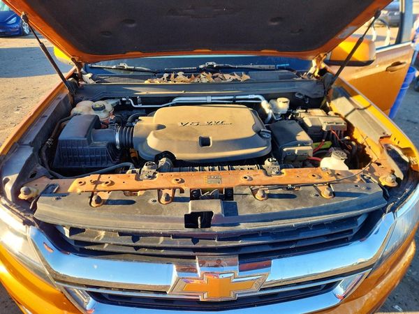 2017 CHEVROLET COLORADO LT — Engine bay