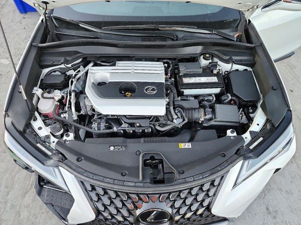 2022 LEXUS UX 200 200 Base — Engine bay