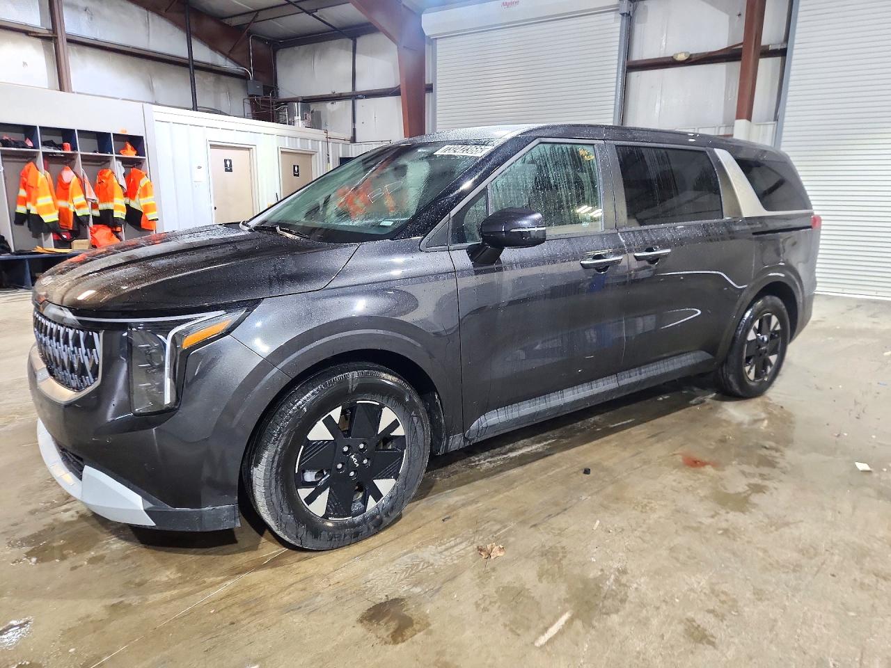 2026 KIA CARNIVAL LXS — Front 3/4