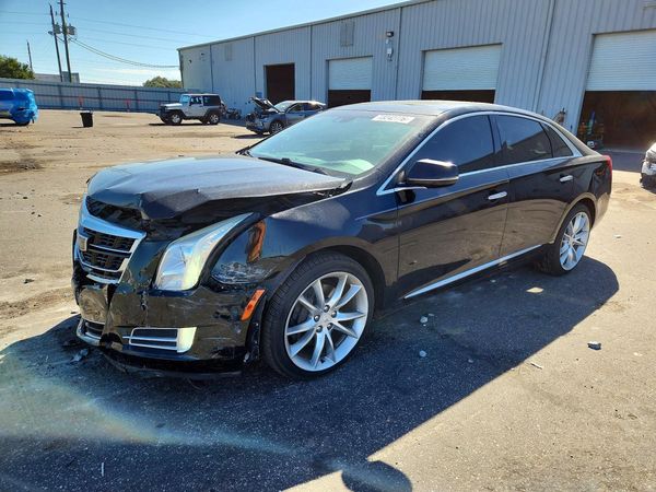 2016 CADILLAC XTS Premium — Front 3/4