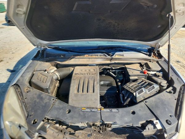 2012 CHEVROLET EQUINOX 1LT — Engine bay