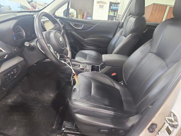 2019 SUBARU FORESTER Ltd Base+ES+SMART — DENT