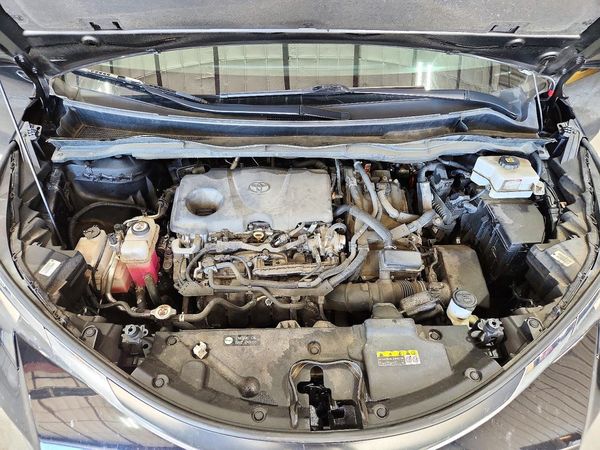 2022 TOYOTA SIENNA LE — Engine bay